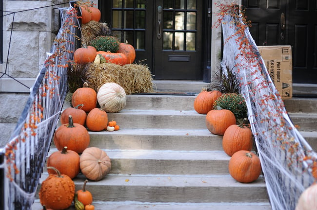 Tasteful Autumn Decor Ideas for Your Staged Home